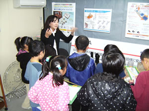 高畑小学校3年生見学4